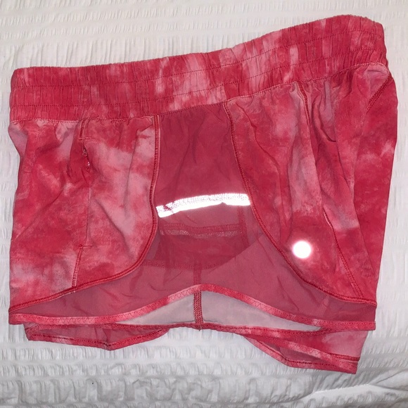 LULULEMON SHORTS 2.5” pink - Picture 3 of 6